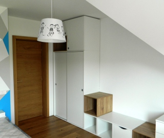 Otroška soba 2 BELA  / HRAST 3