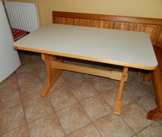 Jedilna miza MACESEN 1
